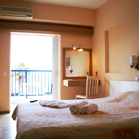 Hotel Golden Sun ฟีนีคุนตา ภายนอก รูปภาพ