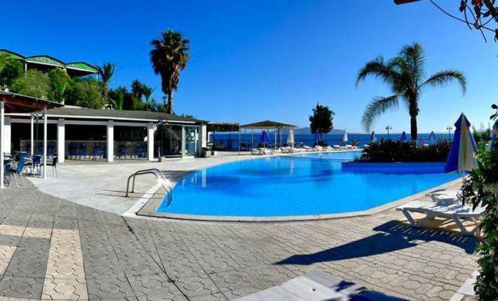 Hotel Golden Sun ฟีนีคุนตา ภายนอก รูปภาพ