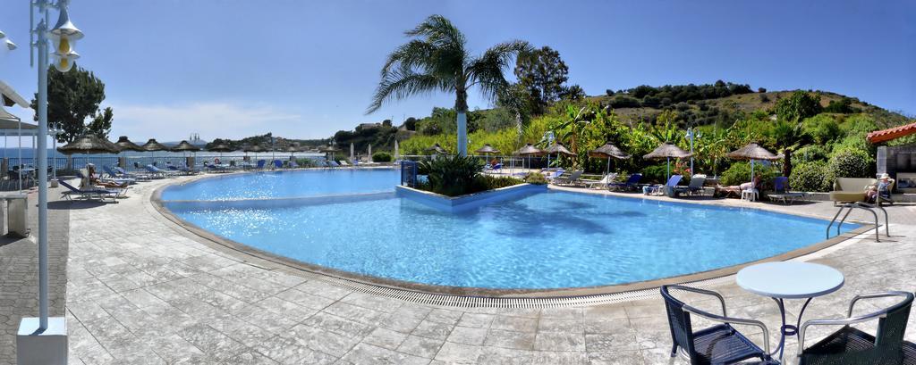 Hotel Golden Sun ฟีนีคุนตา ภายนอก รูปภาพ